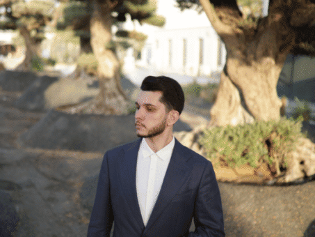 מיכאל מייסד החברה בסיור בעיר דובאי ליזימים